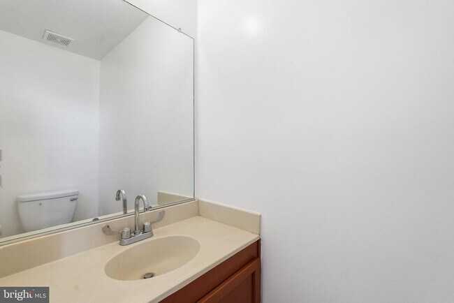 Building Photo - 6739 Rockledge Pl