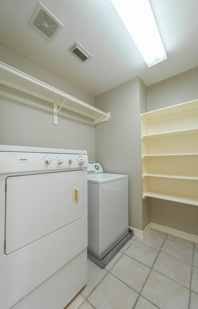 Building Photo - 5006 Nolda St