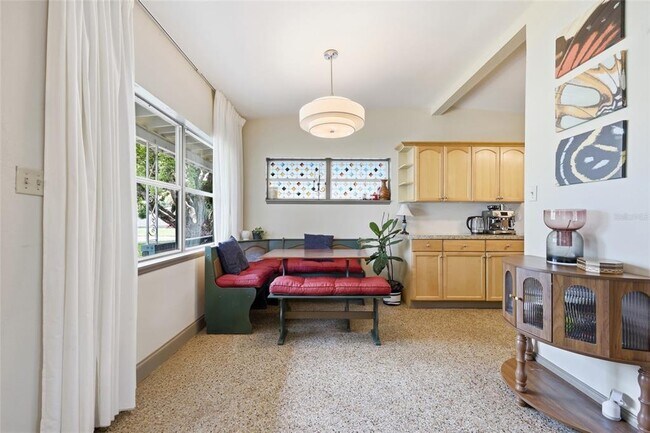 Building Photo - 712 Malone Dr