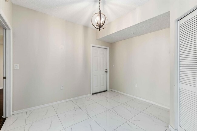 Building Photo - 5655 Bentgrass Dr
