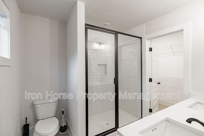 Building Photo - 125 Harper St