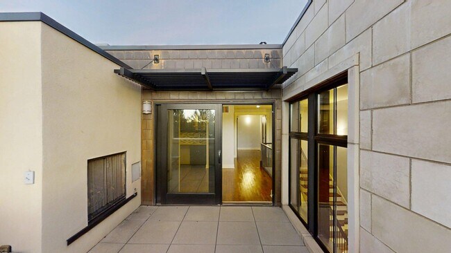 Building Photo - 350 Garfield St