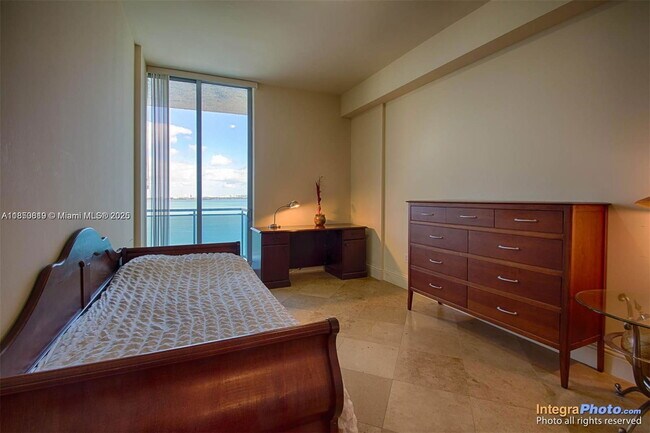 Building Photo - 7901 Hispanola Ave