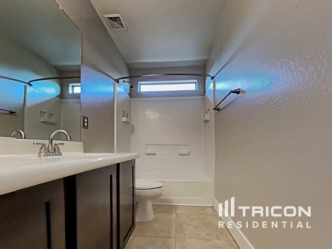 Building Photo - 32763 N Quarry Hills Dr