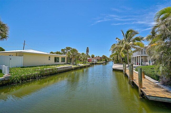 Building Photo - 830 Tarawitt Dr