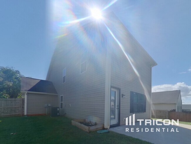 Building Photo - 120 Altondale Dr