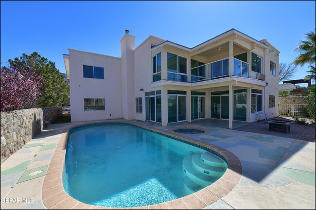 Building Photo - 6123 La Posta Dr