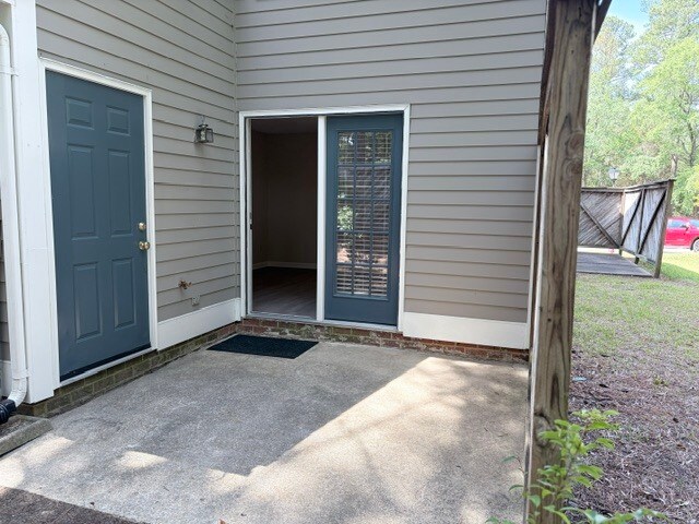 Building Photo - 33 Forest Green Dr