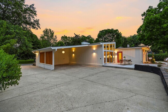 Building Photo - 2276 Johnston Rd