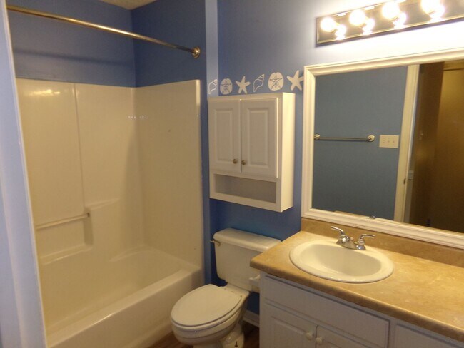 Building Photo - Beautiful 2 story home located on a cul-de-sac