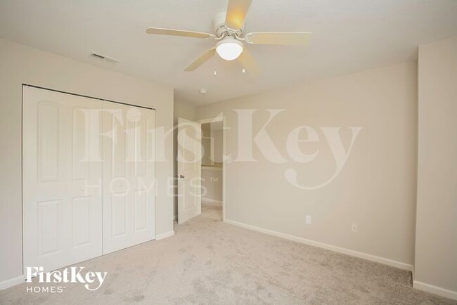 Building Photo - 6106 Green Willow Rd