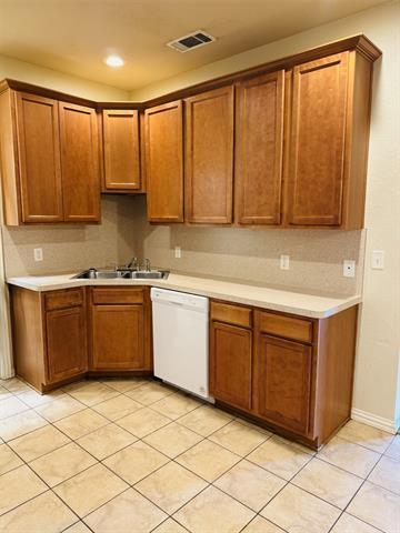 Building Photo - 1627 Summerhill Ct