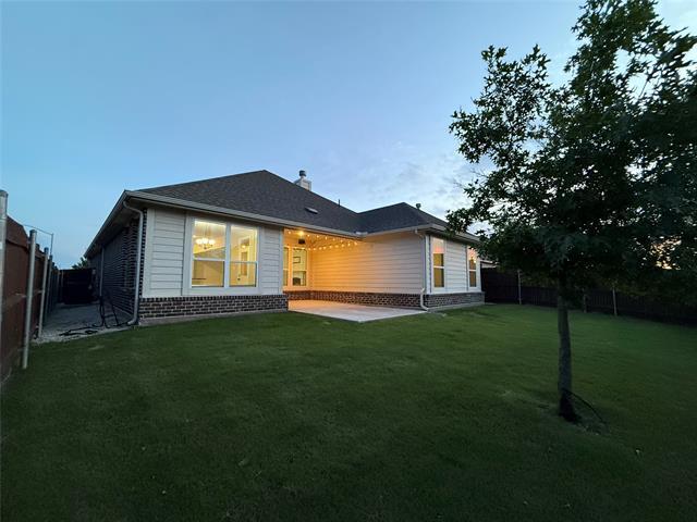 Building Photo - 1717 Victoria Dr