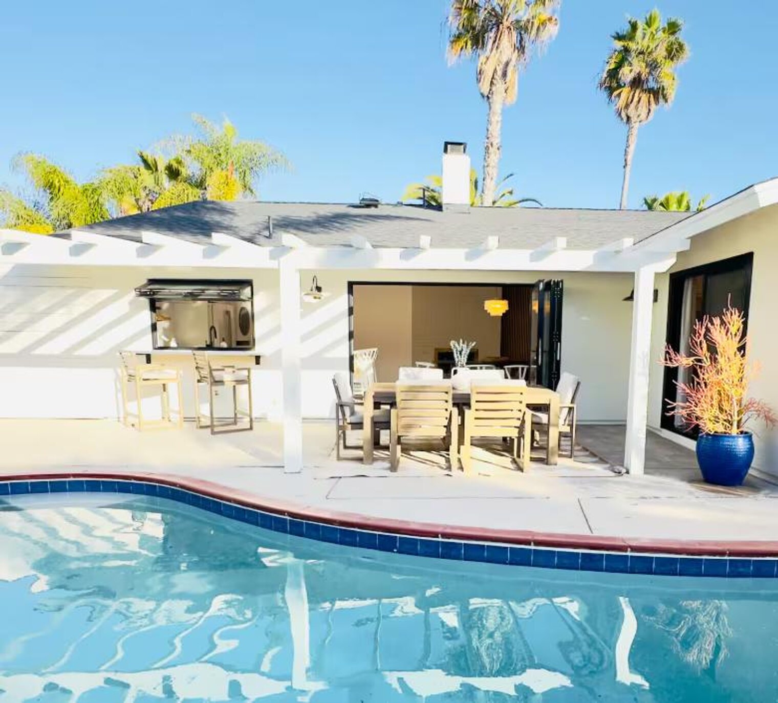 Building Photo - 4883 Hillside Dr