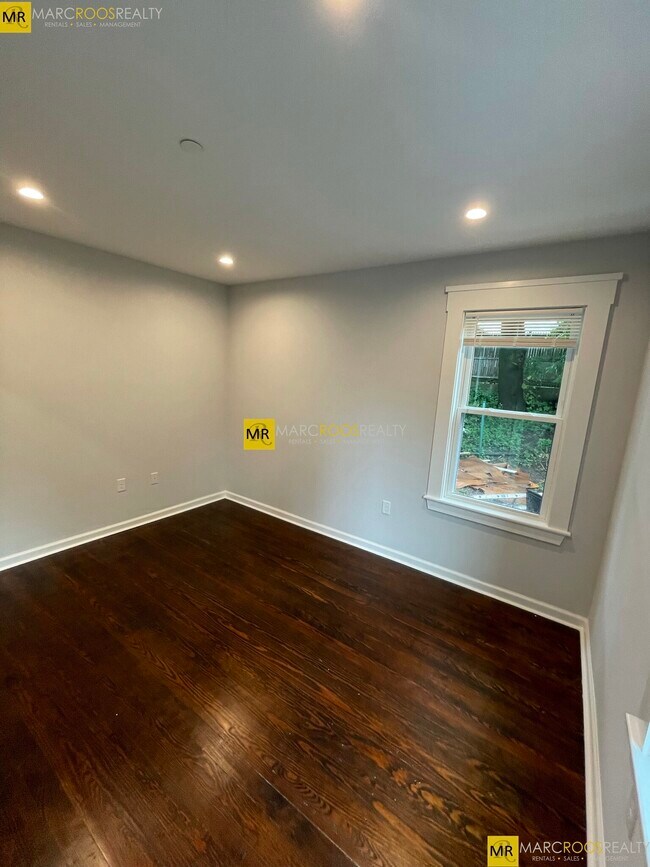 Building Photo - 31-33 Raymond Ave. Unit 33-2