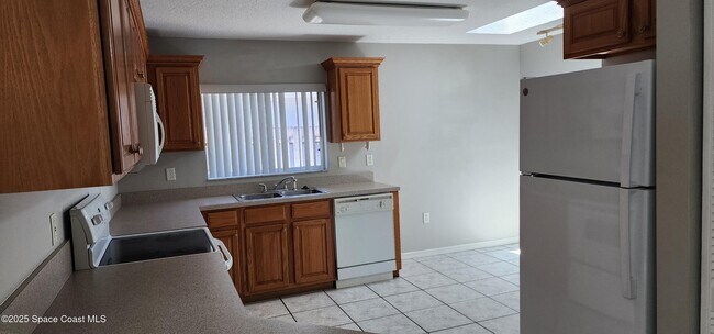 Building Photo - 111 Adams Ave