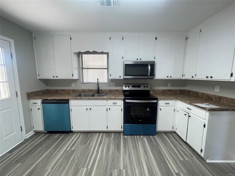 Building Photo - 7048 Epperson Dr