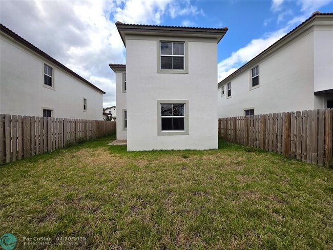 Building Photo - 2364 NW 131st Cir
