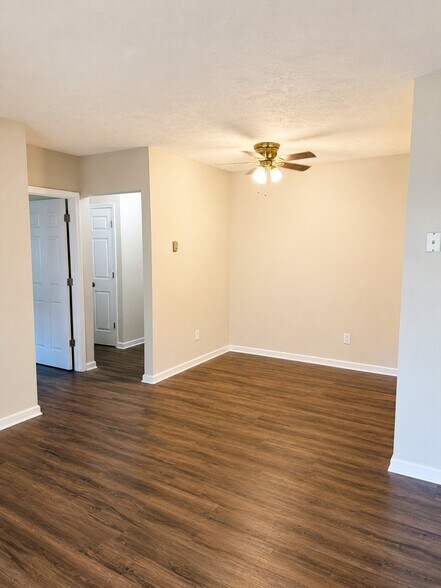Building Photo - 2065 Sutton Ave