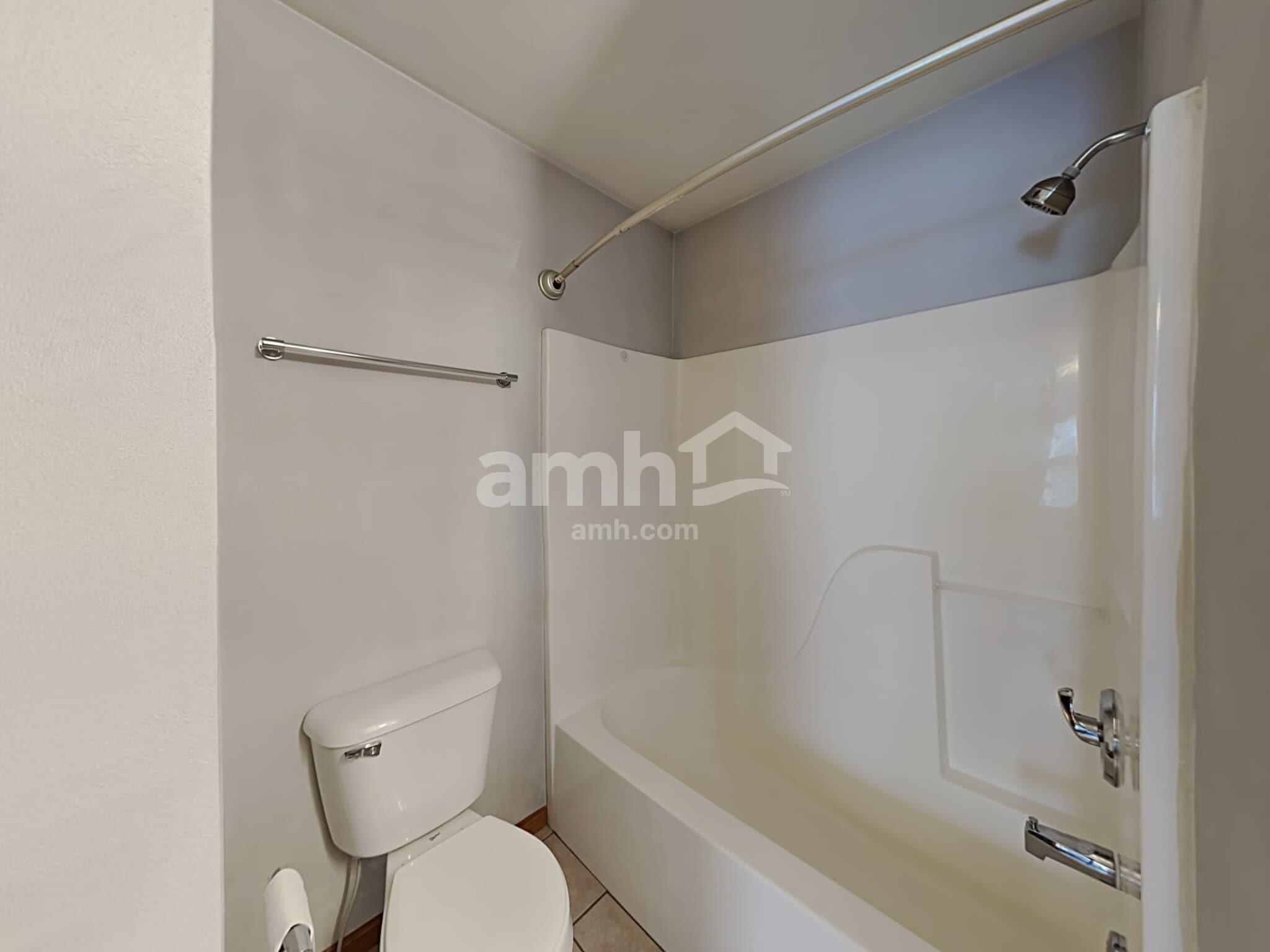 Building Photo - 3042 Bauer Dr