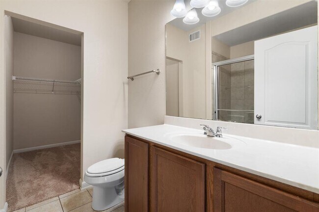 Building Photo - 1606 Sanders