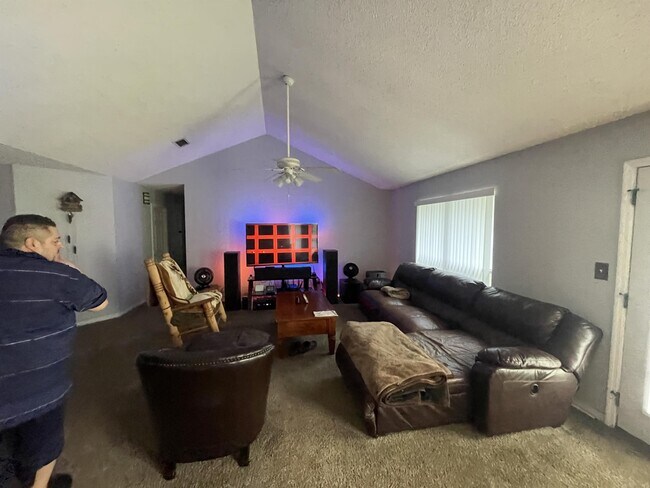 Building Photo - 2381 Hilton Dr