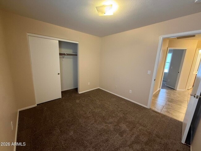 Building Photo - 3236 E Kerry Ln