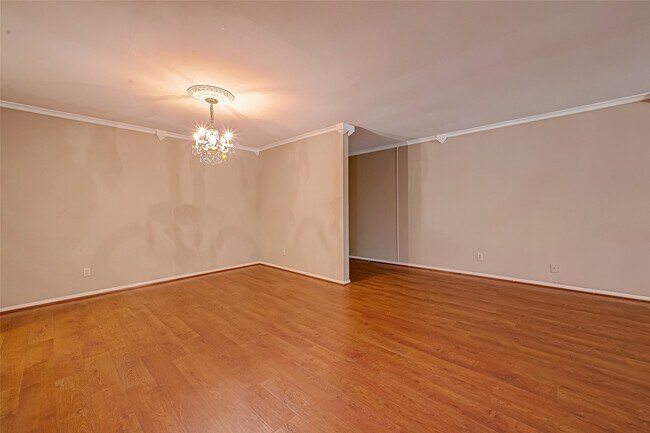 Building Photo - 642 S Ripple Creek Dr