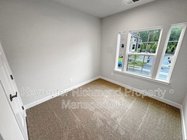 Building Photo - 1025 Arborway Ln