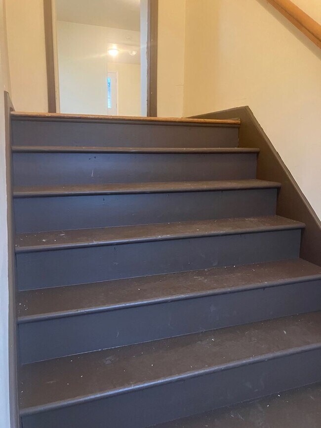 Building Photo - 114 Olivia St