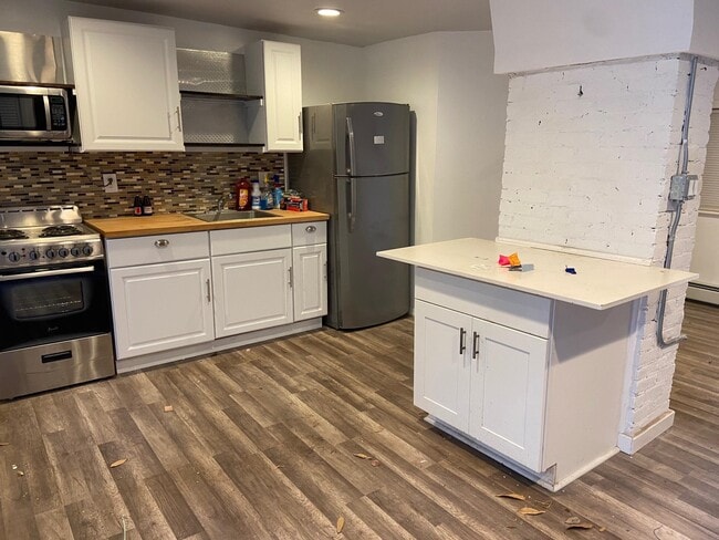 Building Photo - 373-375-375 3rd St