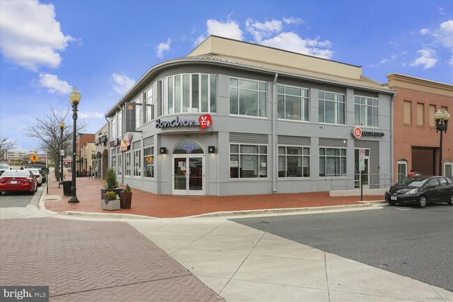 Building Photo - 820 Quince Orchard Blvd