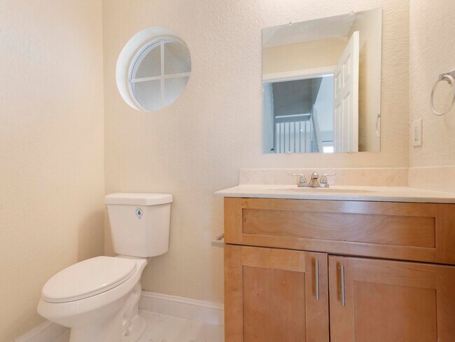 Building Photo - 6219 Eaton St