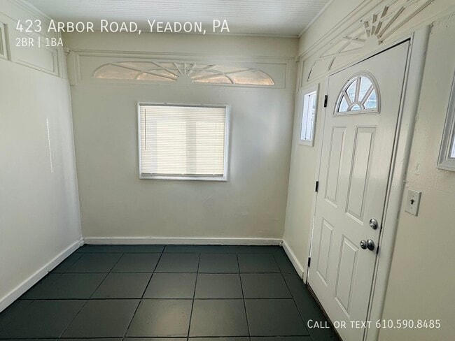 Building Photo - 423 Arbor Rd