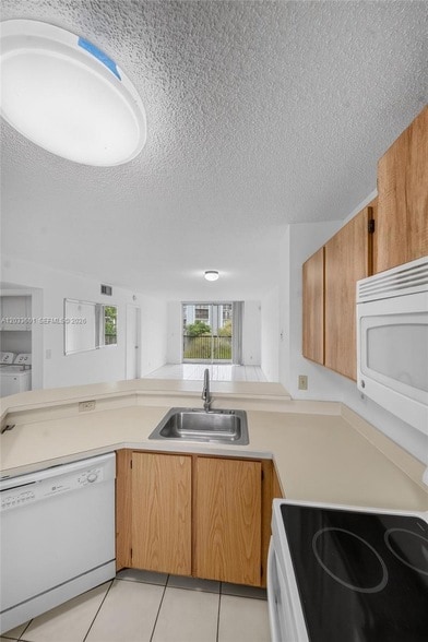 Building Photo - 8750 N Sherman Cir