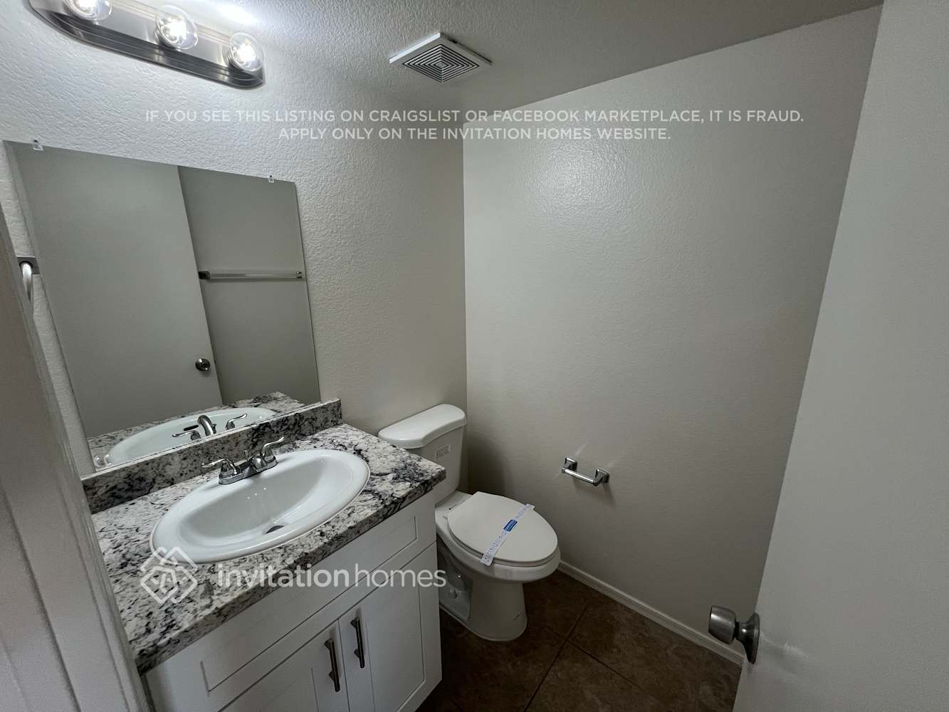 Building Photo - 15917 W Cottonwood St