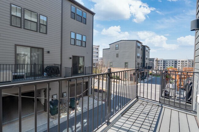 Building Photo - (Coming Soon) 3 Bedroom Townhome minutes from South End!