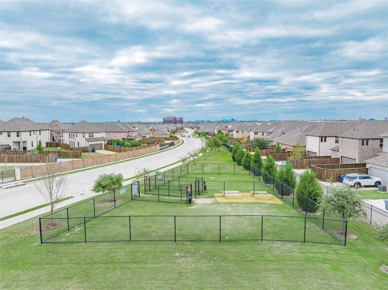 Building Photo - 8211 Agarito Way