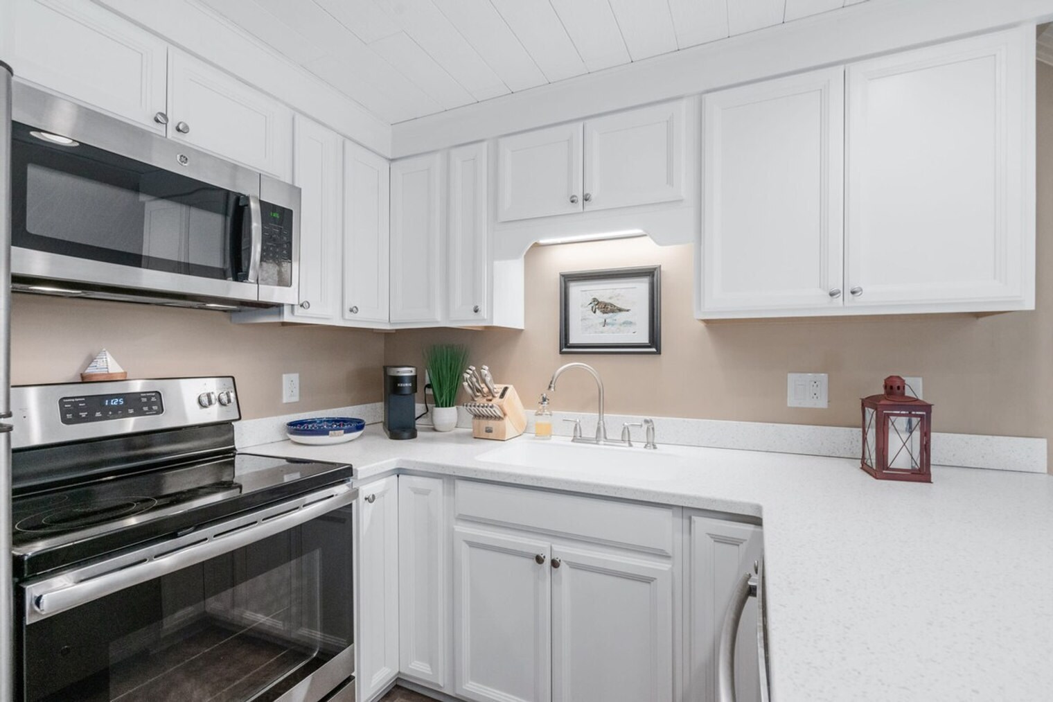 Building Photo - 27-E Colony Dr