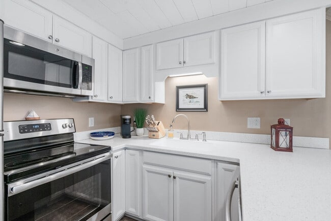 Building Photo - 1890E Auburn Ln