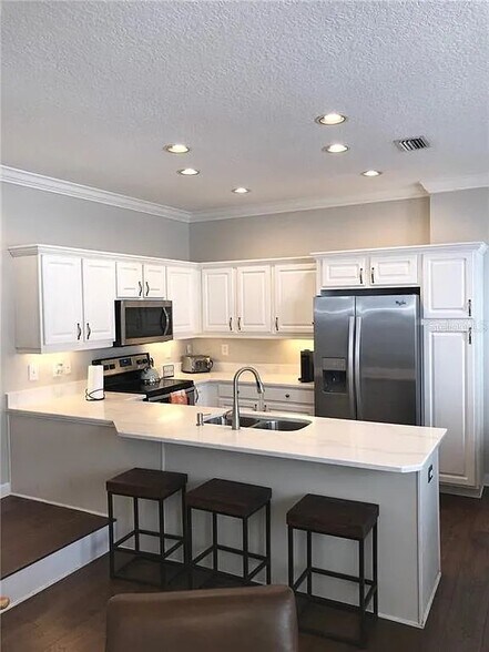 Building Photo - 106 S Moody Ave