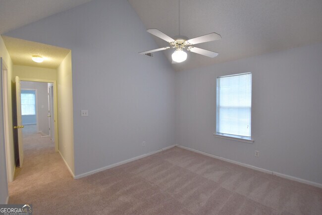 Building Photo - 147 S Fairfield Dr