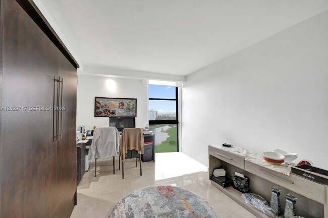 Building Photo - 20281 E Country Club Dr