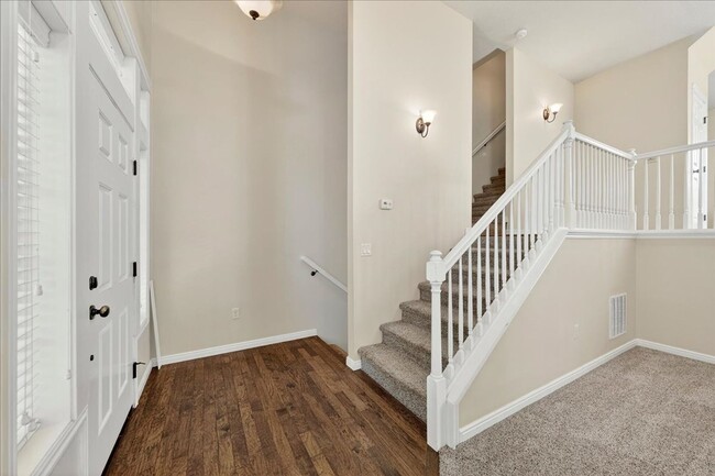 Building Photo - Stylish Multi-Level Condo in West Boise