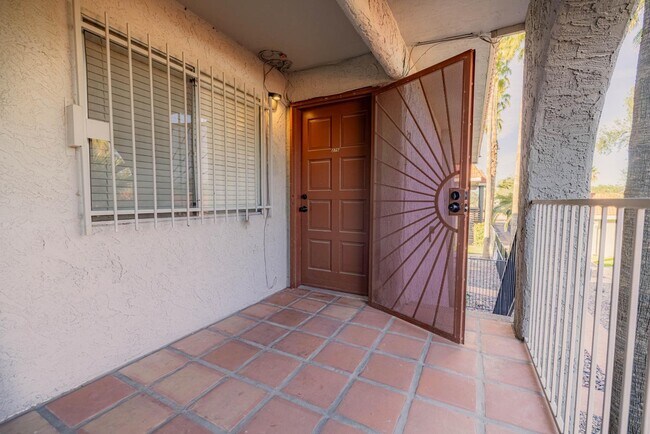 Building Photo - 1650 N 87th Terrace