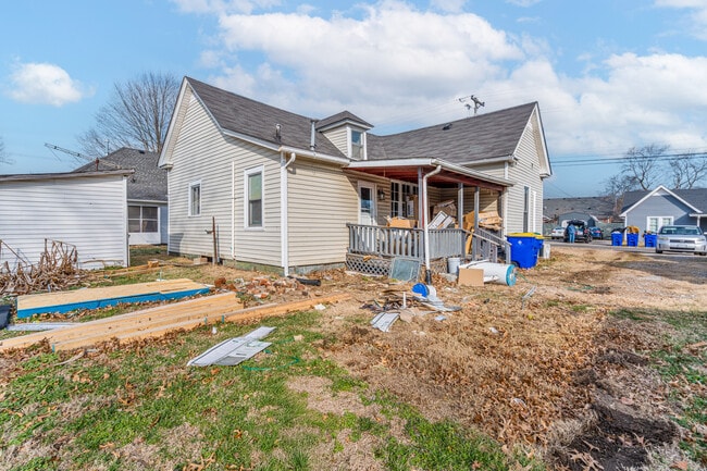 Building Photo - 319 Montague St