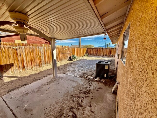 Building Photo - 13860 Luis Dr