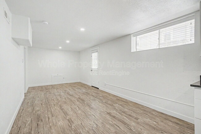 Building Photo - 4205 S Lincoln St