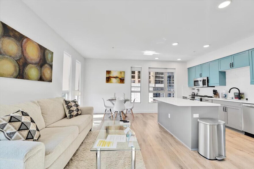 Building Photo - 3798 7th Ave