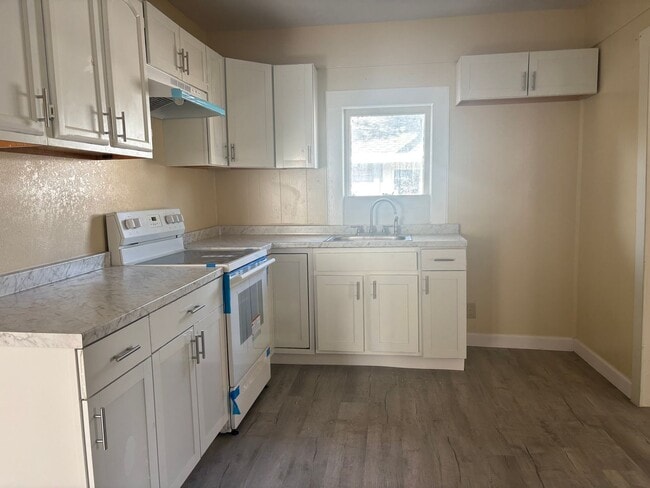 Building Photo - 4bed/2bath SFH Rent $1530/month ready now!